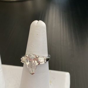 Beautiful custom silver pear shape Diamond ring size 7.5